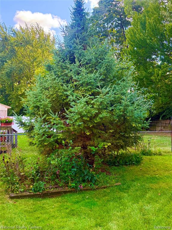 6790 Emily Court, Westland, MI — Photo 18