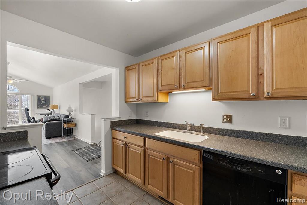 28263 Oakmonte Circle, New Hudson, MI 48165 — Photo 12