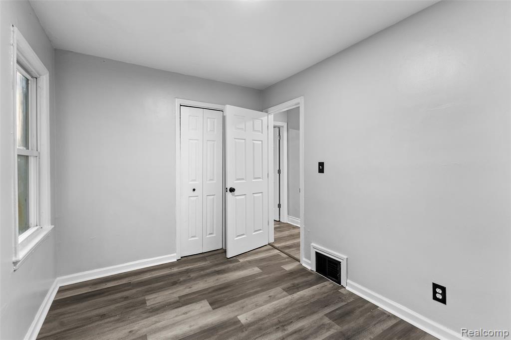 929 White Avenue, Lincoln Park, MI 48146 — Photo 16
