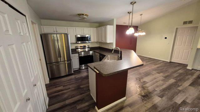 5203 Chesapeake Circle, Walled Lake, MI 48390 — Photo 2