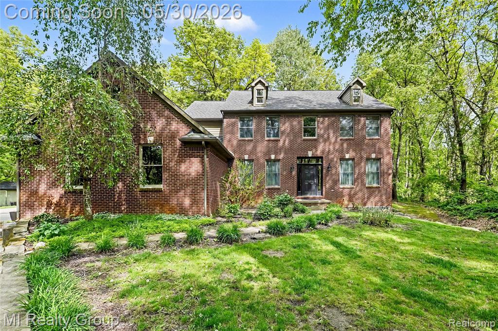 2215 High Meadows Drive, Ortonville, MI 48462 — front exterior