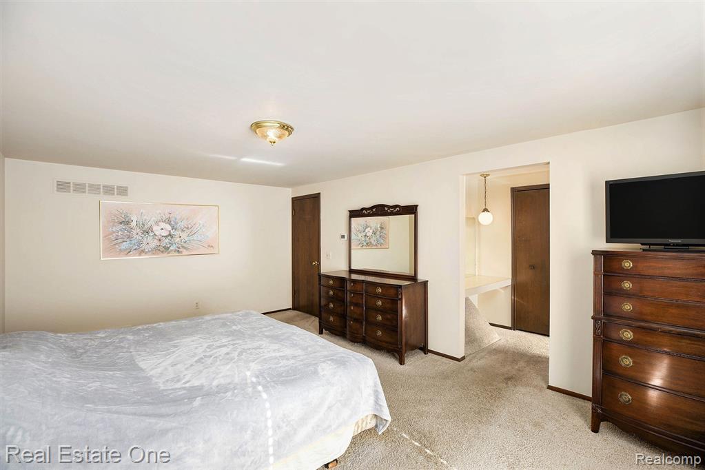 4423 Reilly Court, Troy, MI 48085 — Photo 14