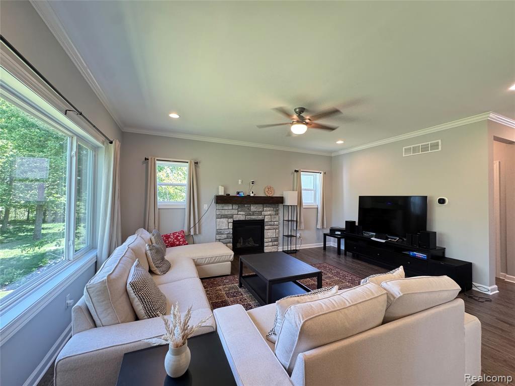 6149 Woodridge Lane, Grand Blanc, MI 48439 — Photo 10
