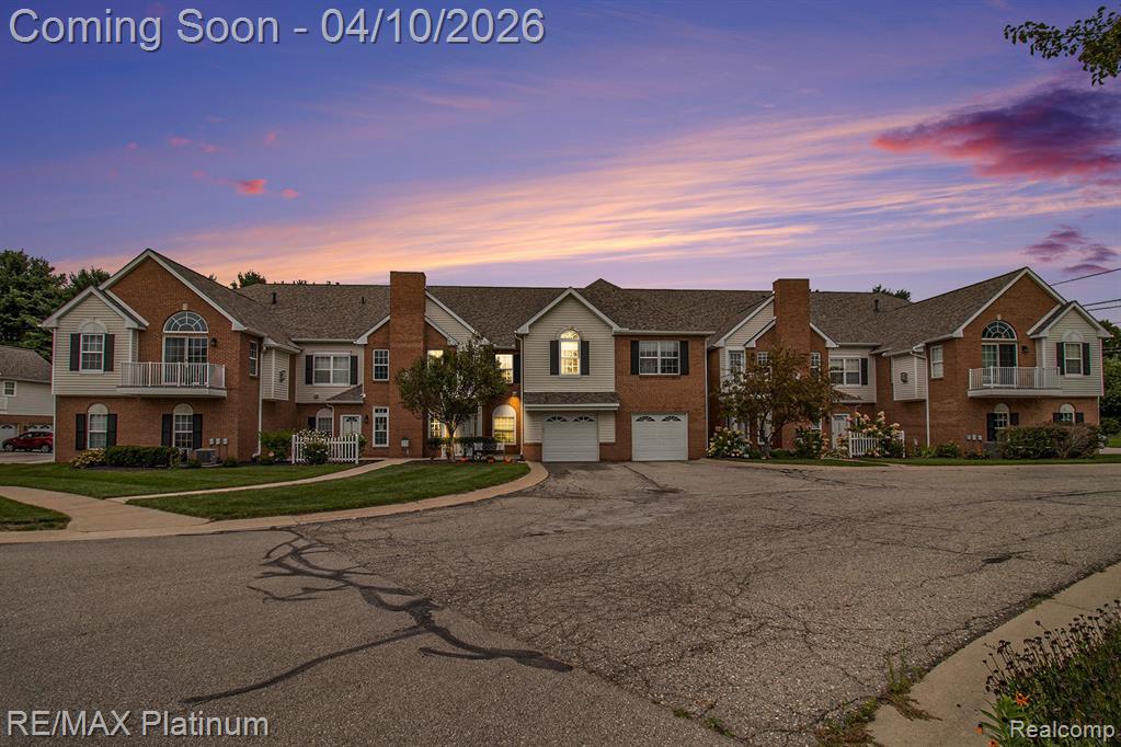 648 Olde English Circle, Howell, MI 48855 — Photo 2