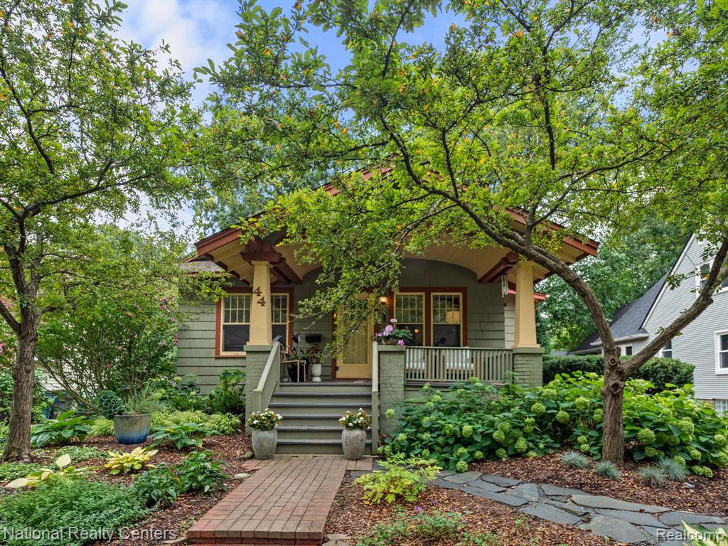 44 DEVONSHIRE Road, Pleasant Ridge, MI — Photo 2