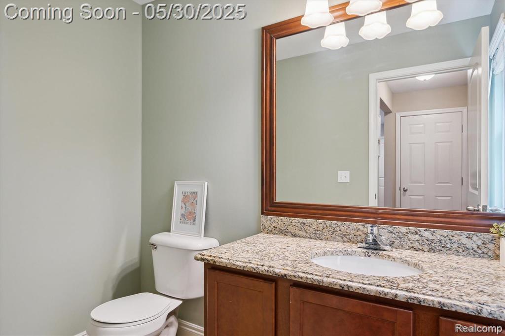 9267 Richfield, Livonia, MI 48150 — Photo 18