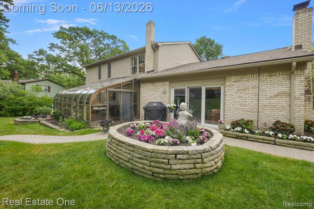 1854 Ludgate Lane, Rochester Hills, MI 48309 — Photo 11