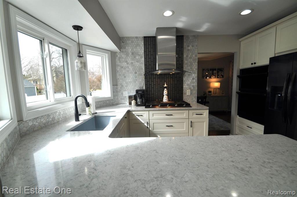 53447 GARLAND Drive, Macomb, MI 48316 — Photo 13