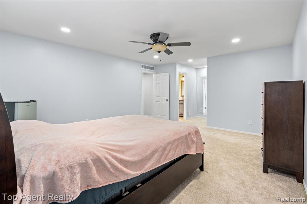 4238 GLOUCESTER Drive, Sterling Heights, MI 48310 — Photo 21