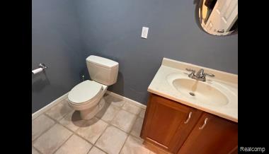 7411 MEADOWCREST, Orchard Lake Village, MI 48324 — Photo 21