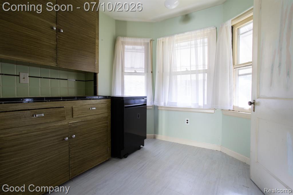 723 Pine Street, Wyandotte, MI 48192 — Photo 10