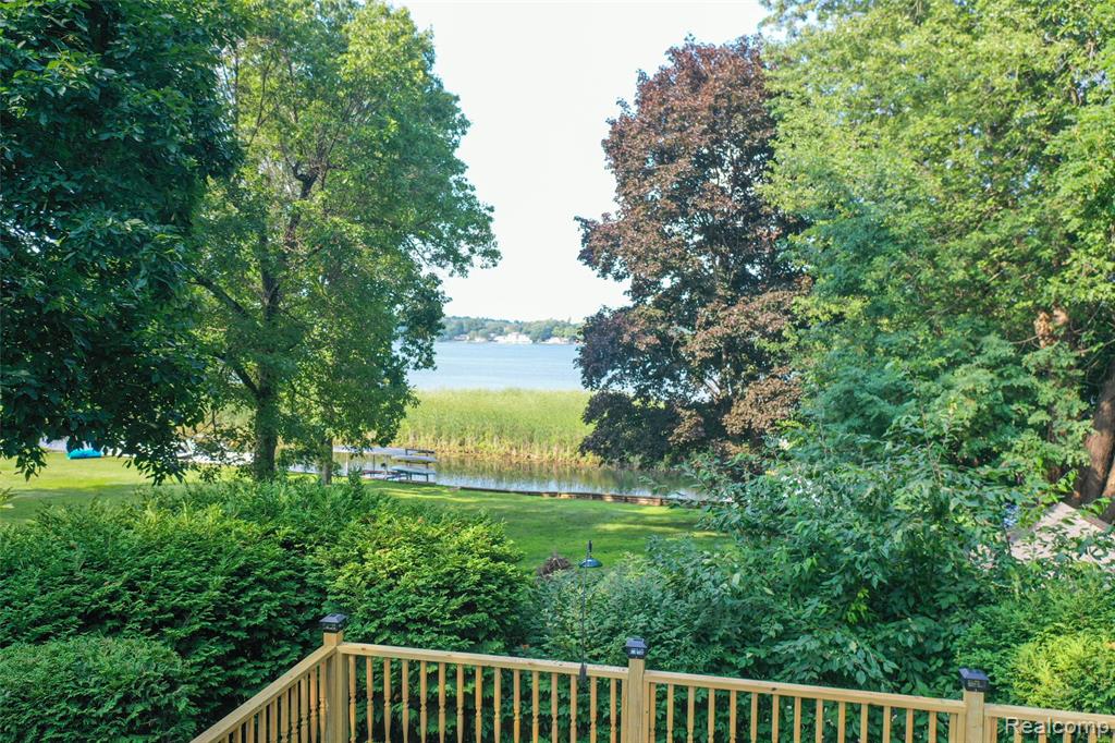 1938 Lakeview Drive, Lapeer, MI 48446 — Photo 32