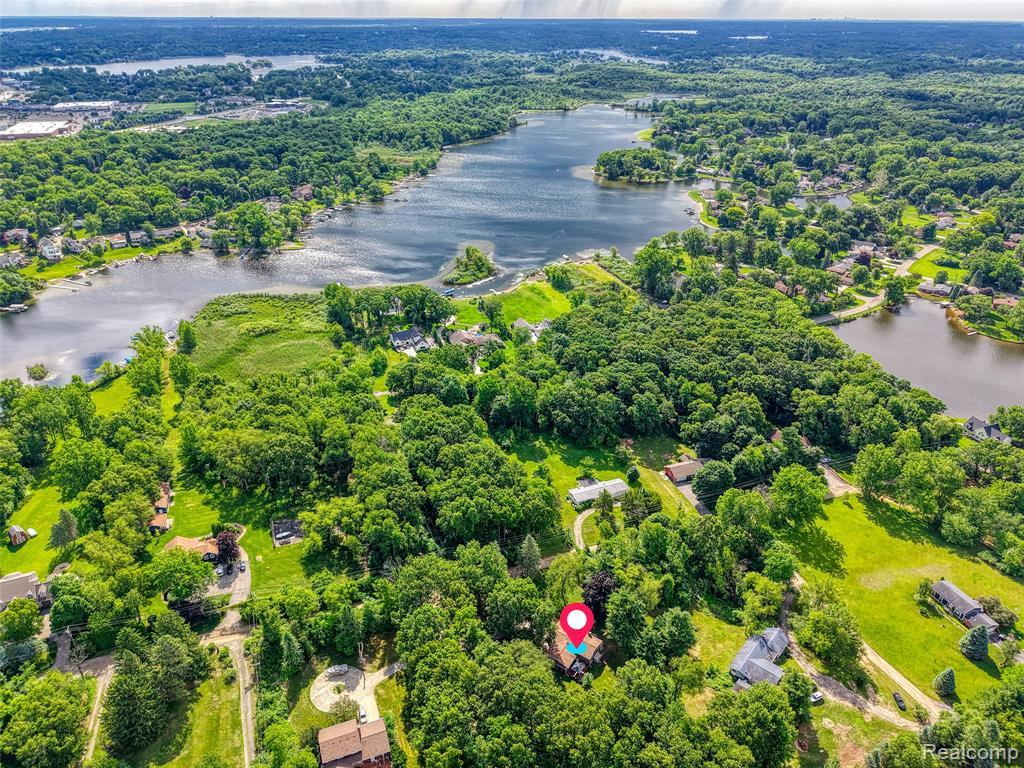 423 Sunset, White Lake, MI 48383 — Photo 56