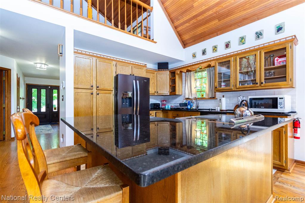 8706 Buckland Drive, South Lyon, MI 48178 — Photo 16
