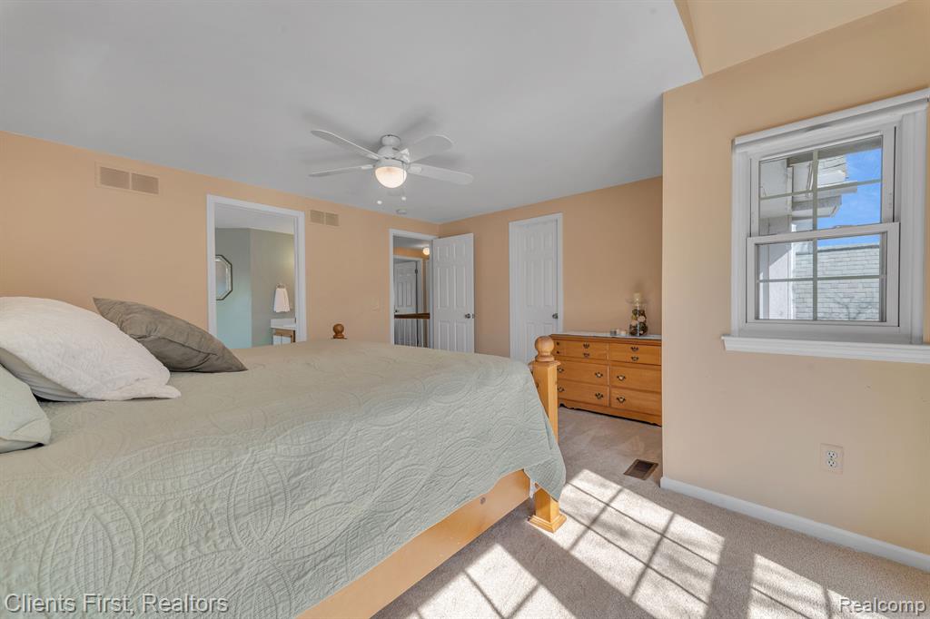 46408 DOUBLETREE Road, Canton, MI 48187 — Photo 27