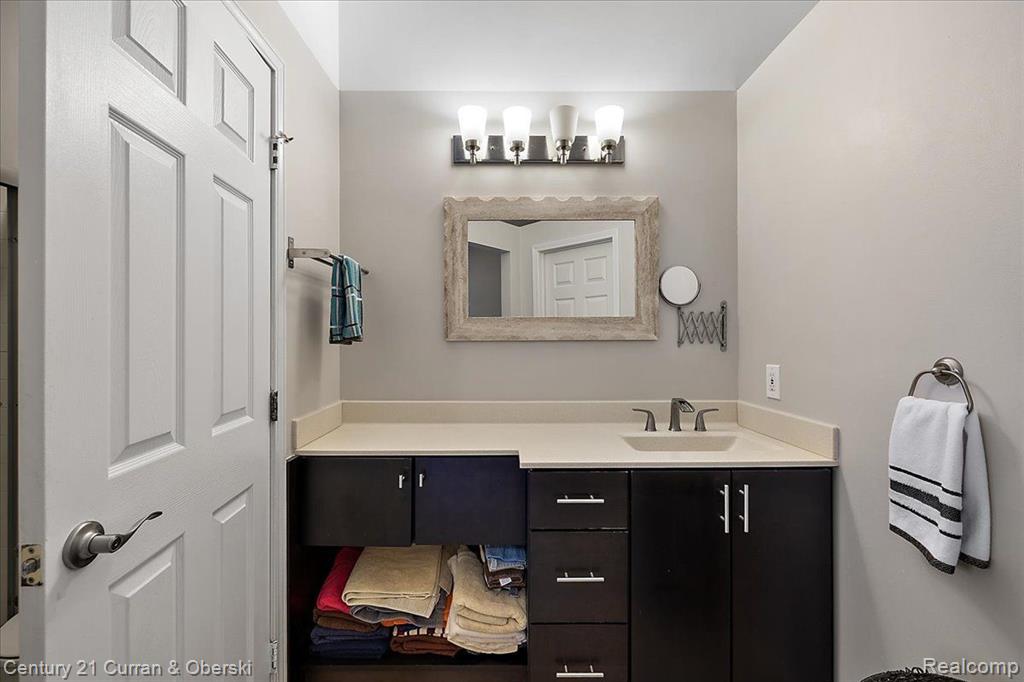 49750 PLYMOUTH Way, Plymouth, MI 48170 — Photo 20