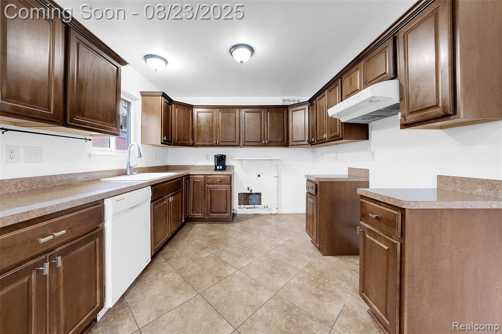 4952 Clippert Street, Dearborn Heights, MI 48125 — Photo 11
