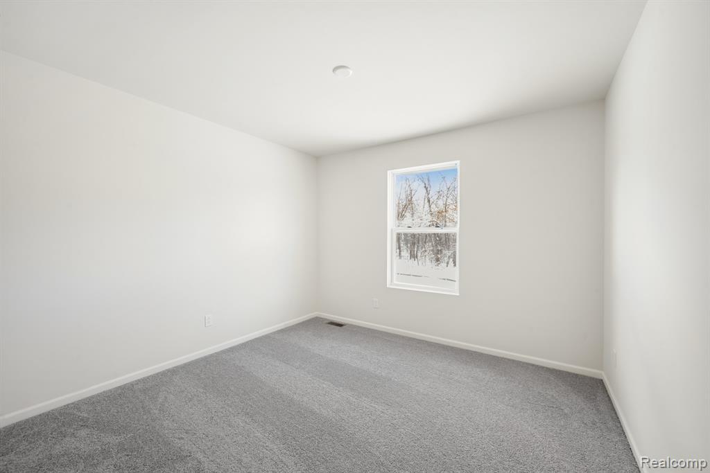 435 Hidden River W, Holly, MI 48442 — Photo 25