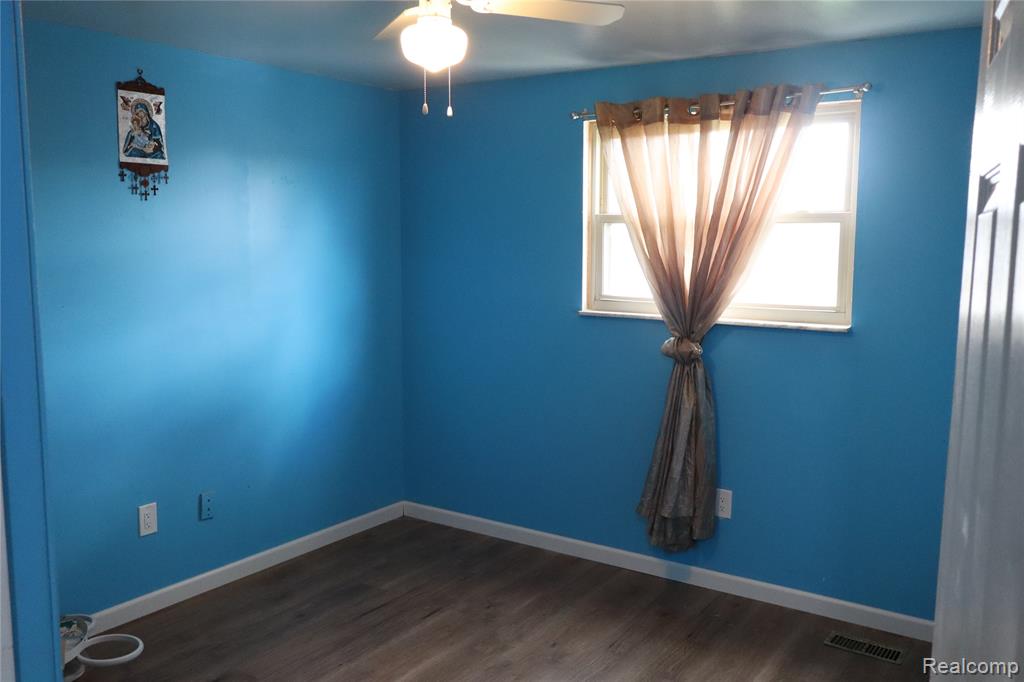 39552 Forbes Drive, Sterling Heights, MI 48310 — Photo 35