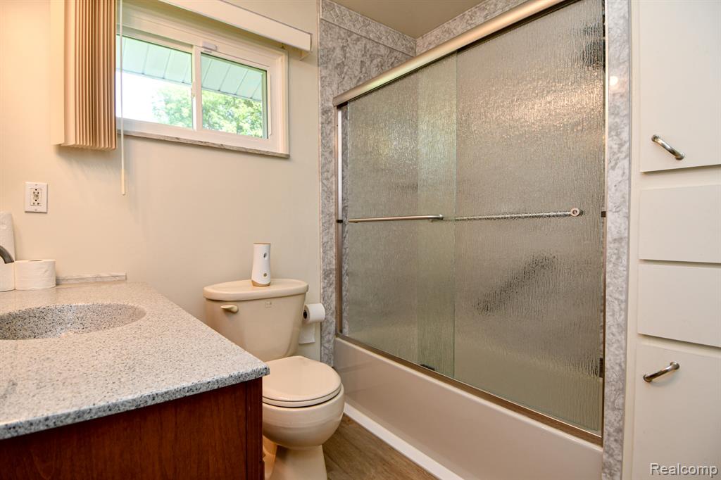 6443 Richfield Road, Flint, MI 48506 — Photo 24