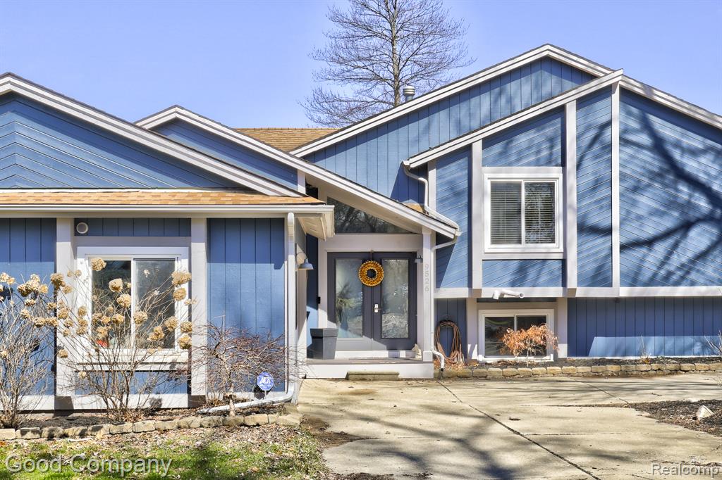 9526 Montgold Avenue, White Lake, MI — front exterior