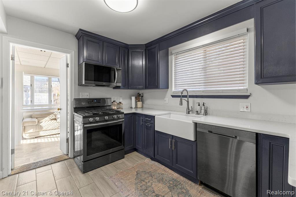431 S SILVERY Lane, Dearborn, MI 48124 — Photo 13
