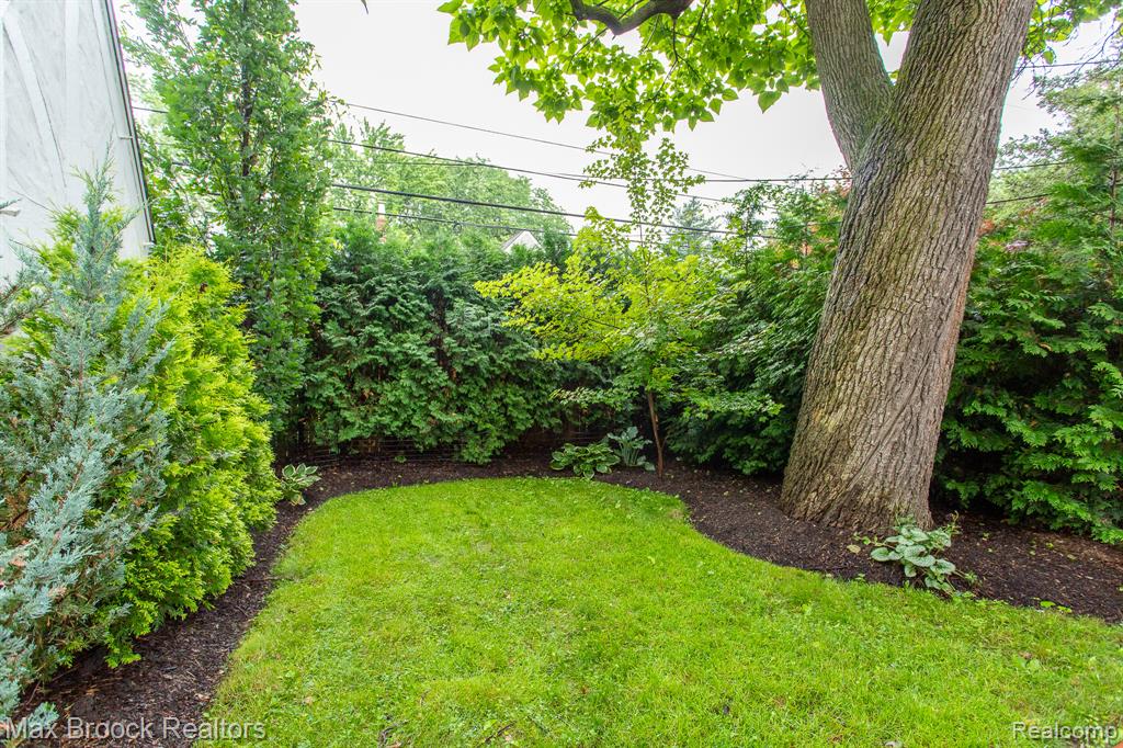 26008 Pembroke Road, Huntington Woods, MI — Photo 62