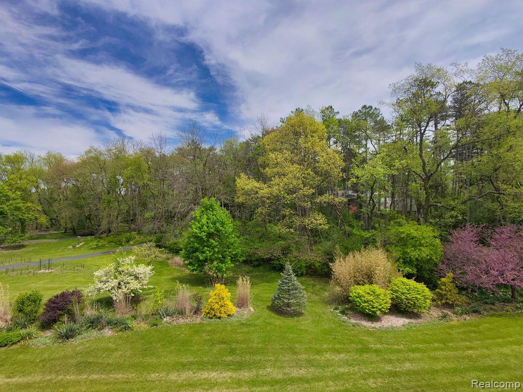 1827 HIGH HOLLOW Drive, Ann Arbor, MI 48103 — Photo 16