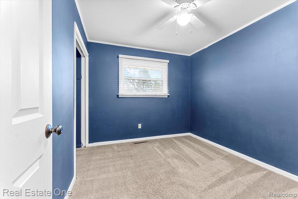 18216 Wendy Court, Riverview, MI 48193 — Photo 13