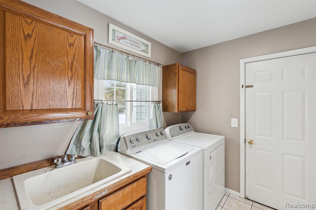 2086 CUMBERLAND Drive, Brighton, MI 48114 — Photo 22