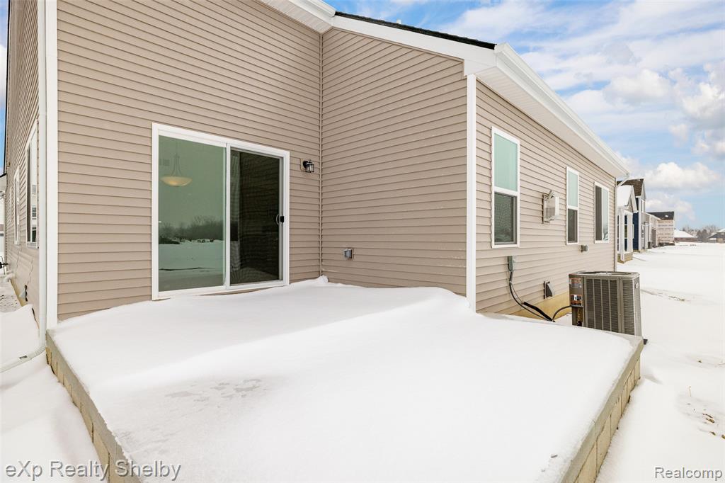 52169 Wellington Valley Drive, Macomb, MI 48042 — Photo 52