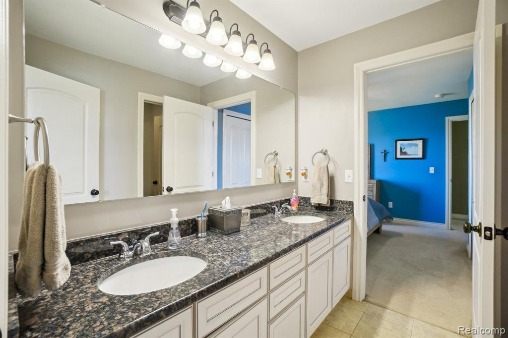 61223 BURNINGWOOD Drive, Washington, MI — Photo 34