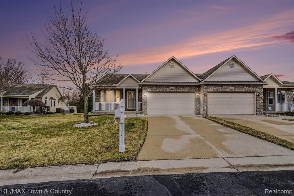 6462 Royal Club Drive, Flushing, MI 48433 — front exterior