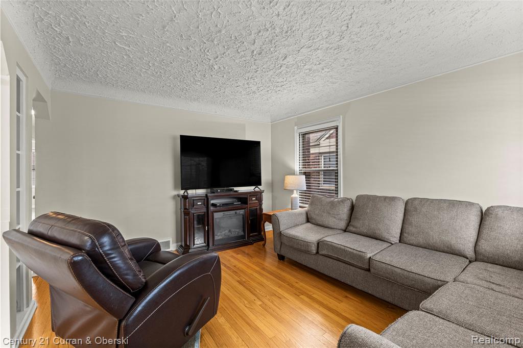 7609 Rosedale Boulevard, Allen Park, MI 48101 — Photo 8