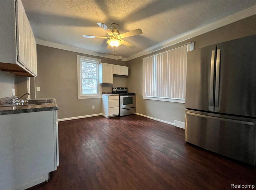 5644 Gertrude Street, Dearborn Heights, MI 48125 — Photo 4