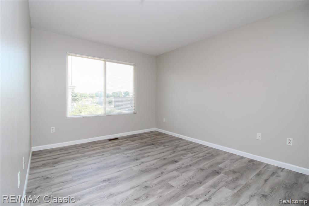 23208 Cornerstone Village Drive, Southfield, MI 48075 — Photo 8