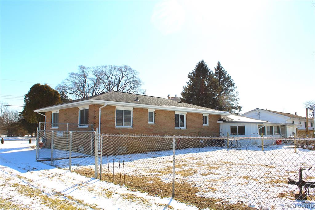 1627 McAlpine Drive, Mount Morris, MI 48458 — Photo 10