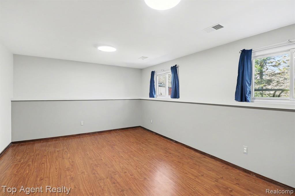 1010 Pelham Boulevard, Waterford, MI 48328 — Photo 16