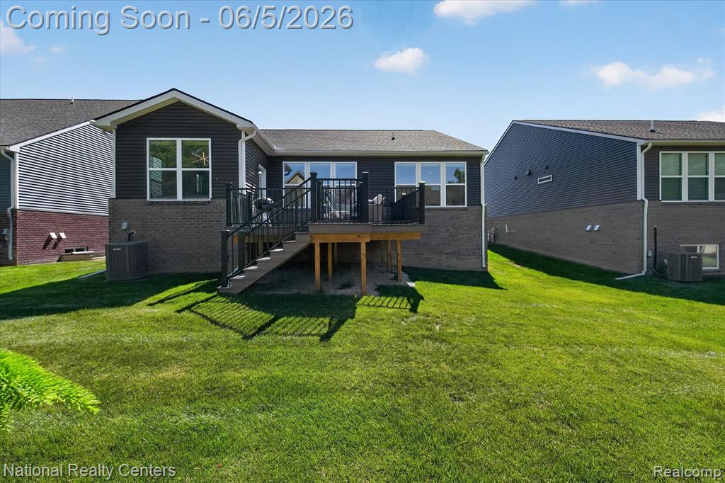 38681 Chasewood Court, Farmington, MI 48335 — Photo 37