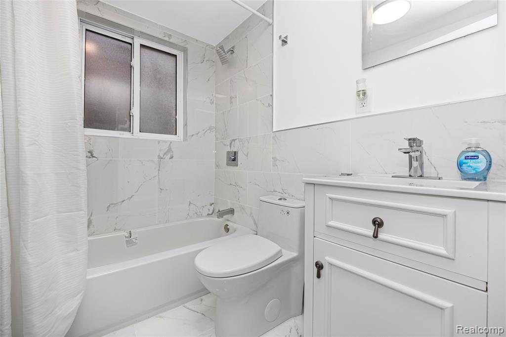 16871 Asbury Park, Detroit, MI 48235 — Photo 35