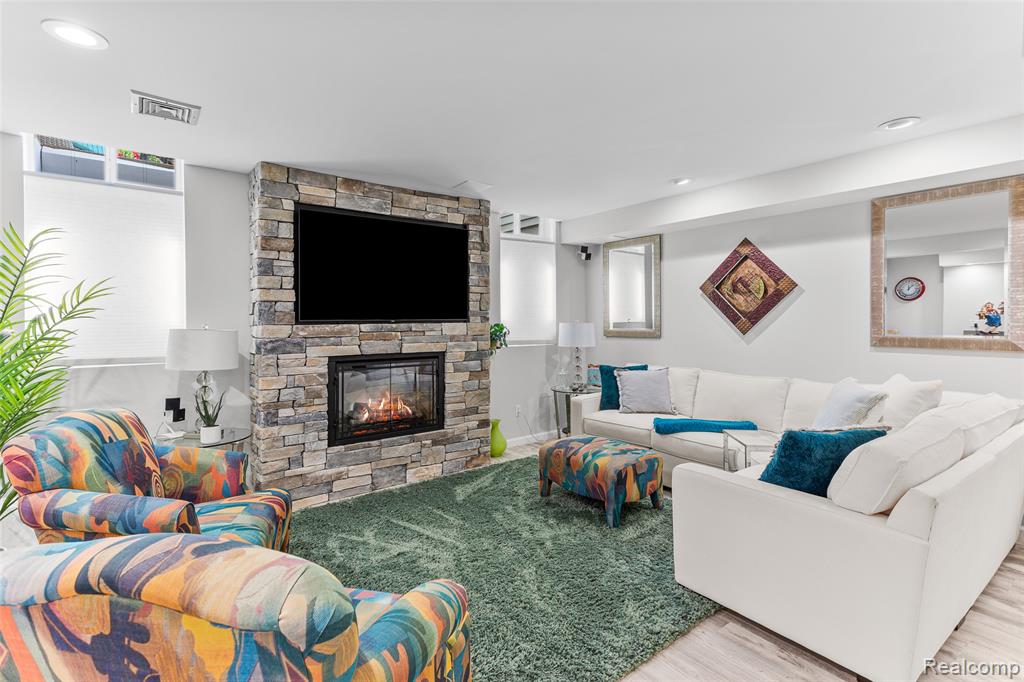 4544 Golf View Drive, Brighton, MI 48116 — Photo 36