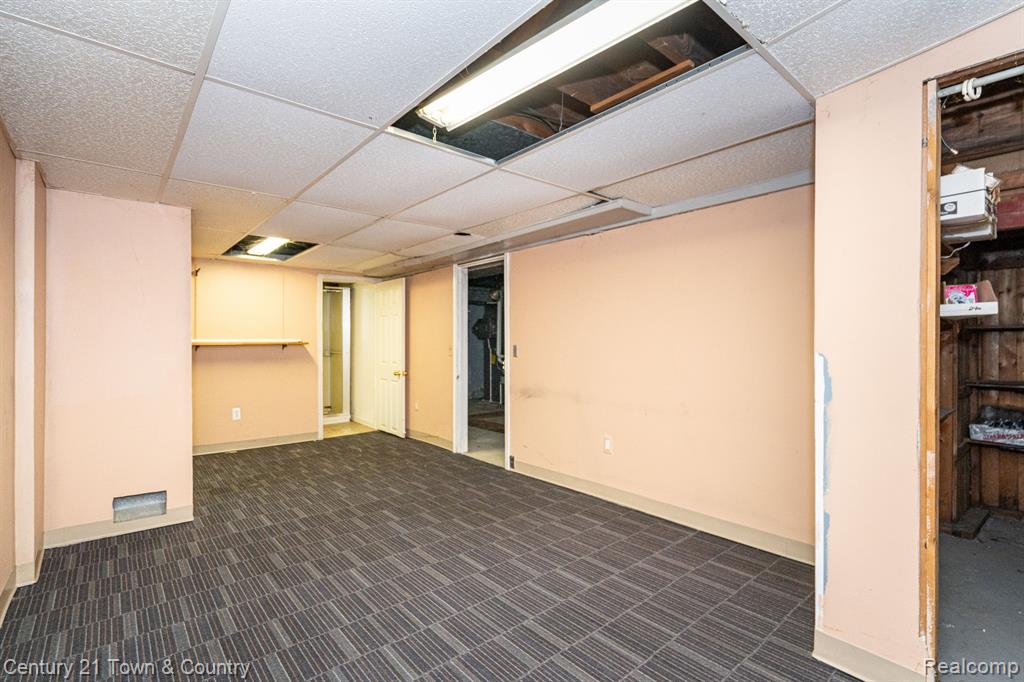 8150 Standard, Center Line, MI 48015 — Photo 12