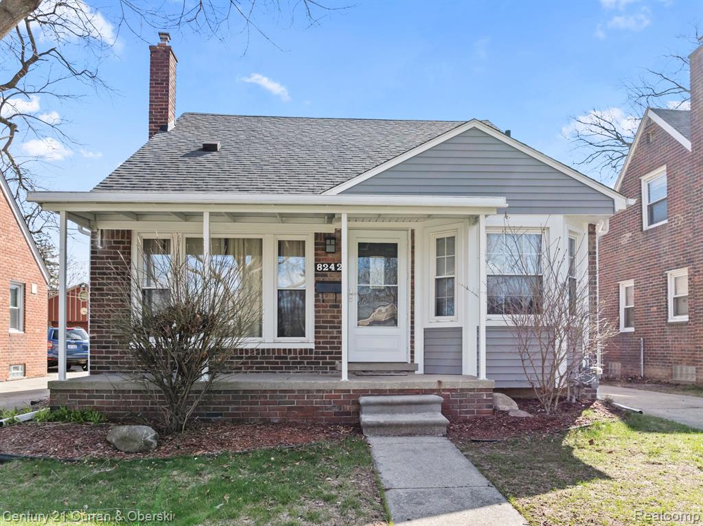 8242 RIVERDALE Street, Dearborn Heights, MI 48127 — Photo 2