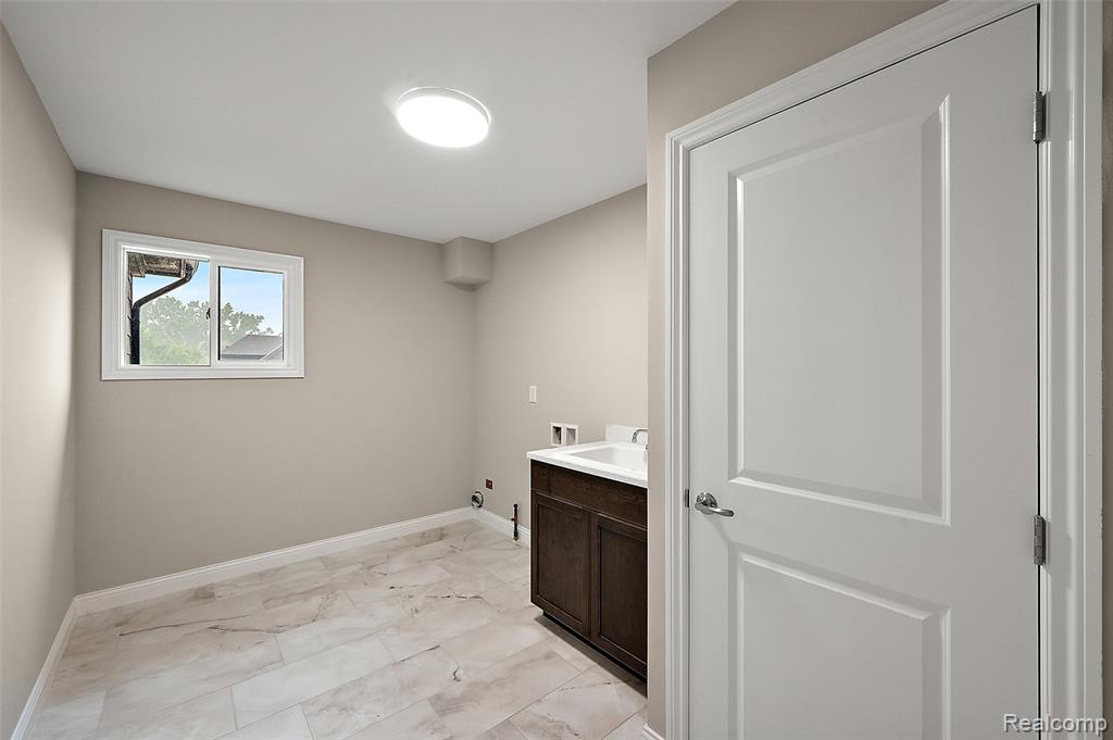 18901 Via Firenze Drive, Macomb, MI 48044 — Photo 45