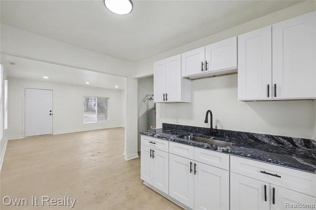10821 Albany Street, Oak Park, MI, 48237