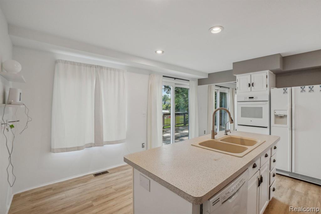 6755 WELLESLEY, Clarkston, MI — Photo 24