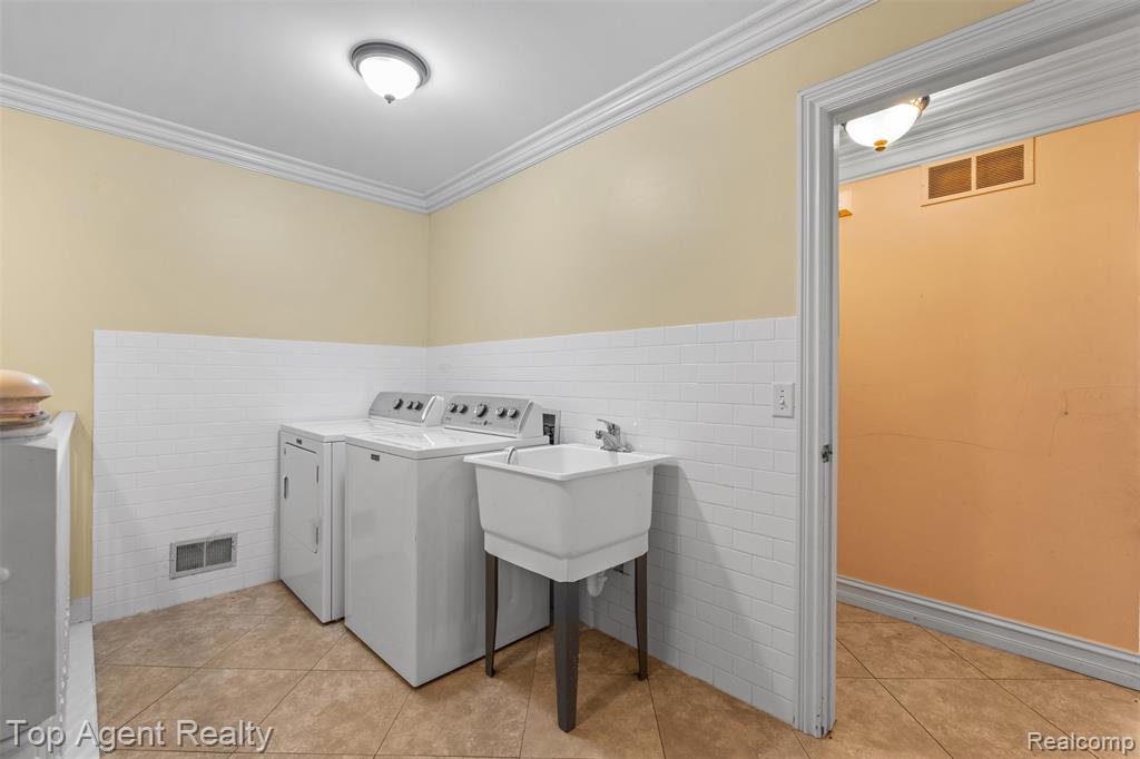 53260 VILLA ROSA Drive, Macomb, MI 48042 — Photo 32