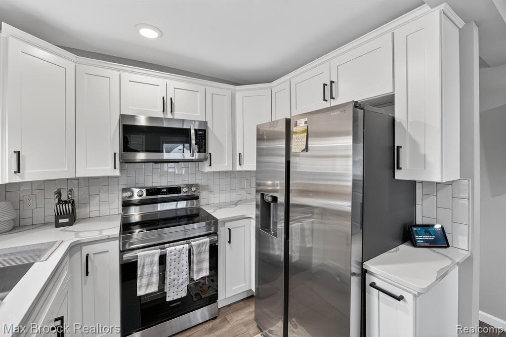21631 Tulane Avenue, Farmington, MI 48336 — Photo 11