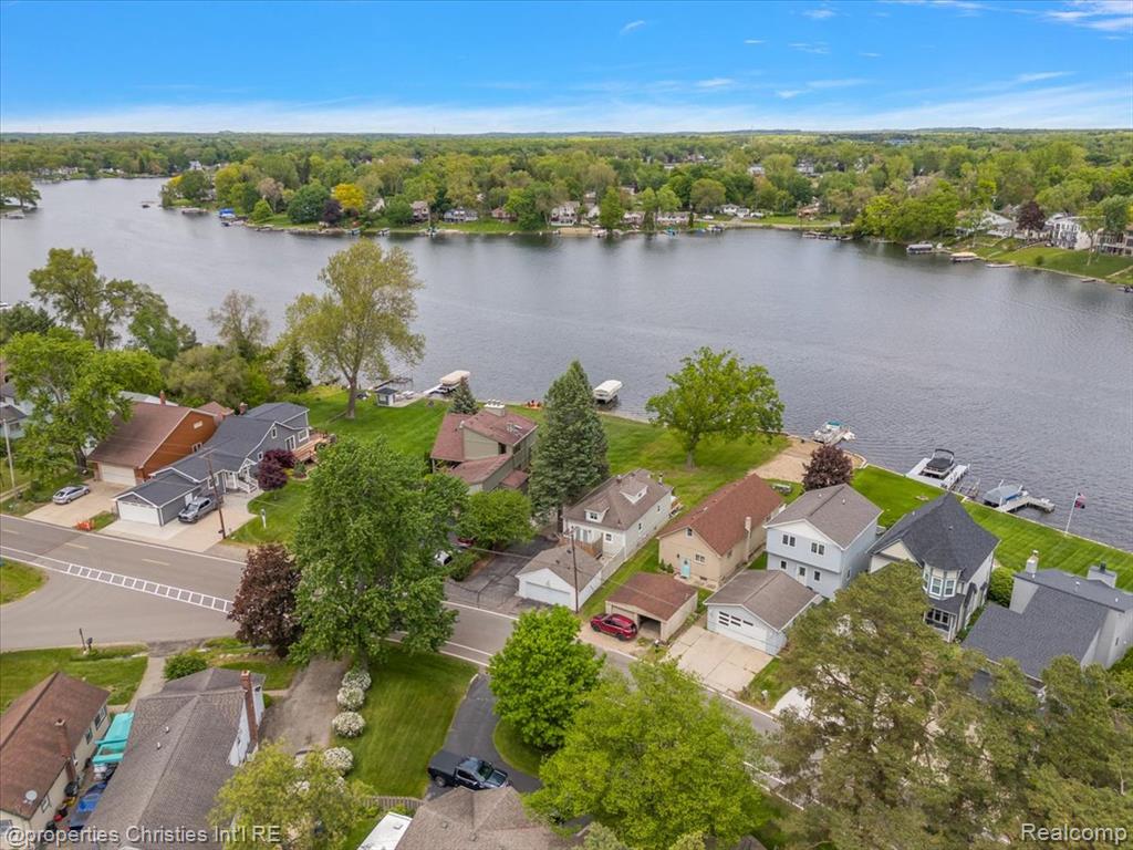600 Wolverine Drive, Walled Lake, MI 48390 — Photo 39