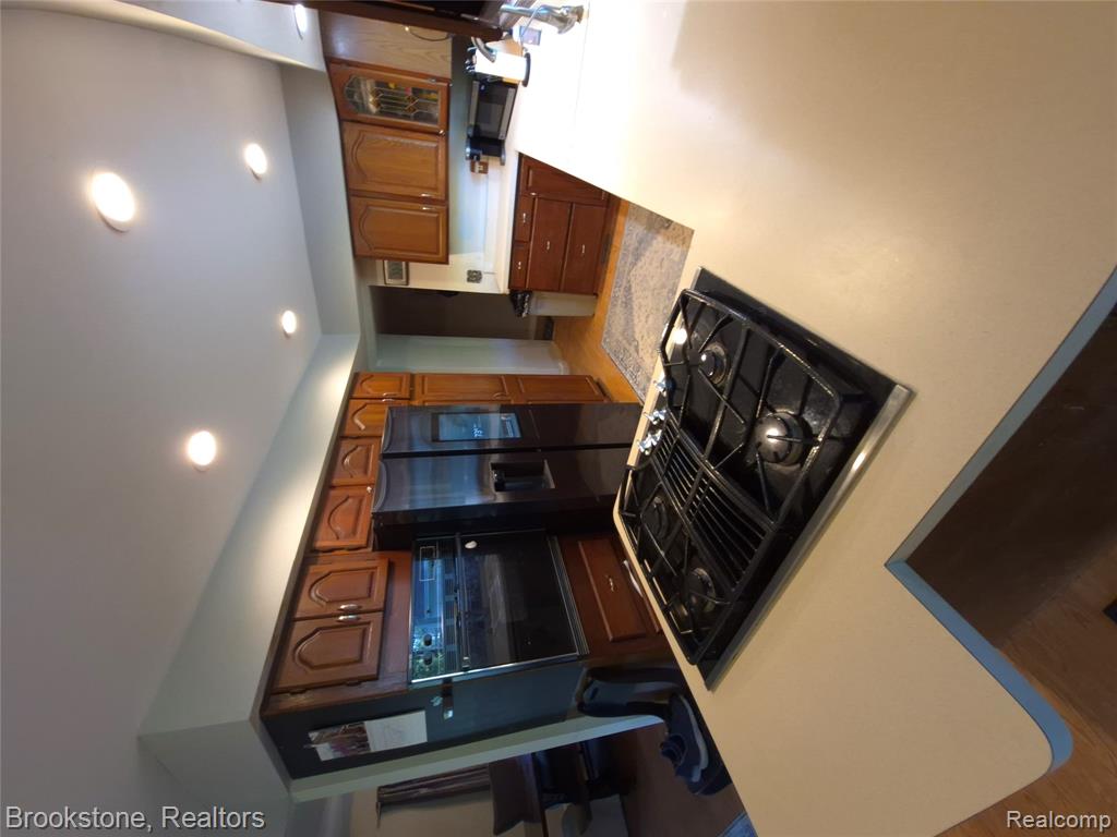 4890 Whipple Lake Road, Clarkston, MI 48348 — Photo 15